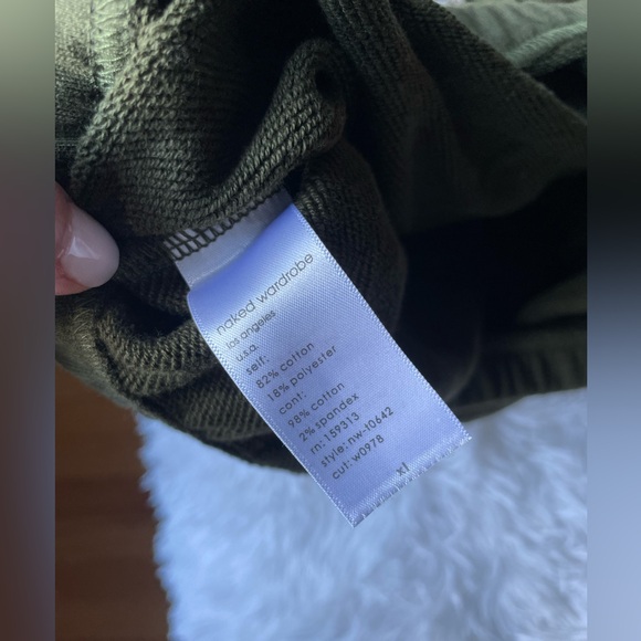 Naked wardrobe Cropped Hoodie 💚 - Picture 7 of 7